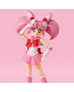 ¡ Sailor Chibi Moon vuelve a unirse a S.H.Figuarts, en una nueva edición especialmente coloreada para evocar su aparición en la serie animada de Sailor Moon de la década de 1990!