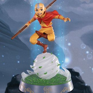 First 4 Figures presenta con orgullo la estatua de PVC de alta calidad de Aang de la querida serie Avatar: The Last Airbender. Aang es el último sobreviviente de los Air Nomads y, como Avatar, es el único individuo que puede controlar los cuatro elementos