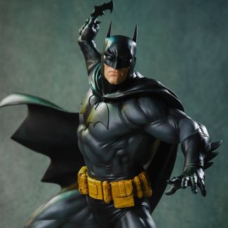 Sideshow y Tweeterhead  presentan la nueva maqueta a escala 1:6 de Batman edición en negro y gris. ¡El JLA Trinity ya está completo!