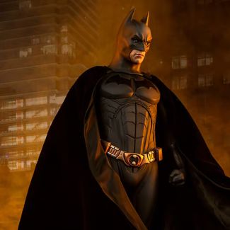 Sideshow presenta la figura de Batman™ Premium Format™, una versión cinematográfica del Caballero de la noche que ingresa a tu lista de coleccionables de DC Comics .