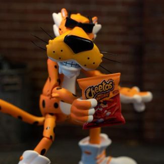 De su línea favorita de refrigerios crujientes Cheetos, llega Chester Cheetos , ¡el ícono en sí mismo! 