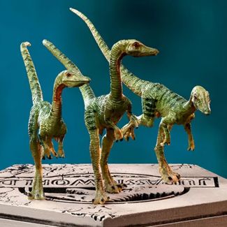 ¡Sideshow y Iron Studio presentan una nueva colección de estatuas con Jurassic Park-Icons! ¡ Una de las primeras de su línea, la estatua de Compsognathus!