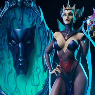¡Sideshow presenta la estatua Evil Queen Deluxe, la femme fatale más bella y feroz que se une a la colección Fairytale Fantasies de J. Scott Campbell ! Esta edición Deluxe incluye el legendario Espejo Mágico como pieza de exhibición de proximidad para la 