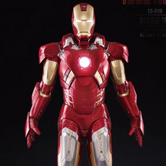 Beast Kingdom se enorgullece de anunciar el lanzamiento de lo ultimo en estatuas de tamaño real, Traída desde el MCU llega y se una a la linea Life Size la grandiosa e increíble armadura, Mark VII de Iron Man, basada en Iron Man III