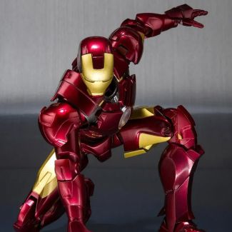 Bandai  se enorgullece en presentar la Figura de acción S.H.Figuarts de Tony Stark  listo para celebrar el 15 aniversario con el Mark IV, directo de la película de Iron Man 2.
