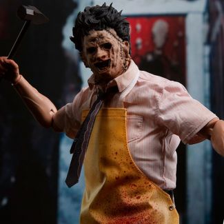 Sideshow presenta Leatherface (Killing Mask) escala 1:6, una figura de terror articulada  que será una adición asesina a cualquier colección.