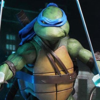 ¡Cowabunga, amigo! NECA se enorgullece de anunciar sus primeras figuras de acción  basadas en la clásica película Teenage Mutant Ninja Turtles.