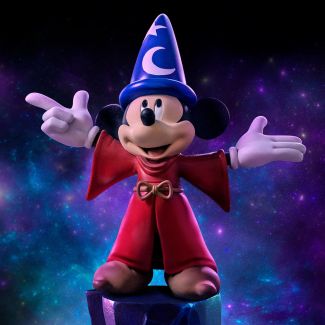 Un clásico de Disney venerado hasta el día de hoy como una de las películas de animación seminales en la historia del cine, Iron Studios presenta con orgullo la estatua Mickey Fantasia.