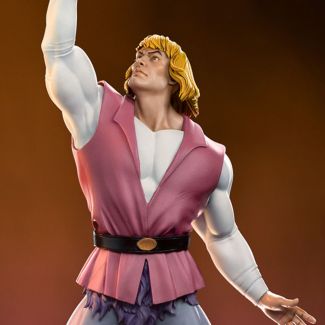 Sideshow y Iron Studios presentan lo último de la línea Art Scale 1:10: Prince Adam . Basada en las referencias originales de Masters of the Universe , esta estatua de polipiedra está pintada a mano y es de edición limitada. 