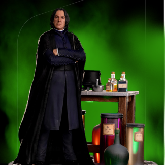 Sideshow y Iron Studios presentan lo último de la línea Art Scale 1:10: ¡ Severus Snape Deluxe ! Basada en la semejanza de Alan Rickman de Harry Potter