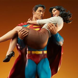 Sideshow presenta Superman y Lois Lane Diorama , un coleccionable romántico de DC Comics que celebra a los mejores novios del mundo.