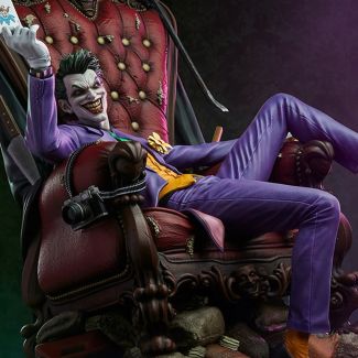 Sideshow y Tweeterhead  presentan The Joker 1:4 Maquette, una encantadora y loca estatua exclusiva de Sideshow para agregar a tu colección de DC Comics .