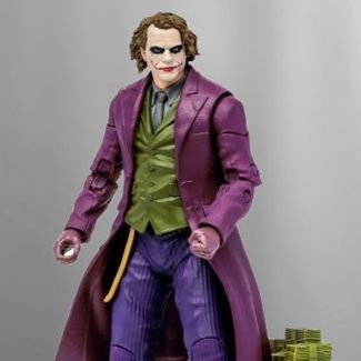 Ningún nombre infunde tanto terror en los corazones de los ciudadanos de Gotham como el del Joker. En una ciudad invadida por criminales descomunales, el villano que siempre ríe está solo. 