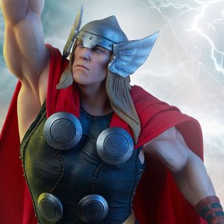 Sideshow se enorgullece de agregar un nuevo miembro a nuestra serie Avengers Assemble a escala 1:5 , el mismísimo Dios del Trueno: ¡ Thor !