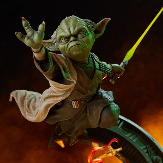 La estatua de Yoda™ Mythos , Sideshow presenta. Este coleccionable único de Star Wars ™  imagina al héroe verde marchito como pudo haber aparecido antes en su viaje con el Jedi ™.